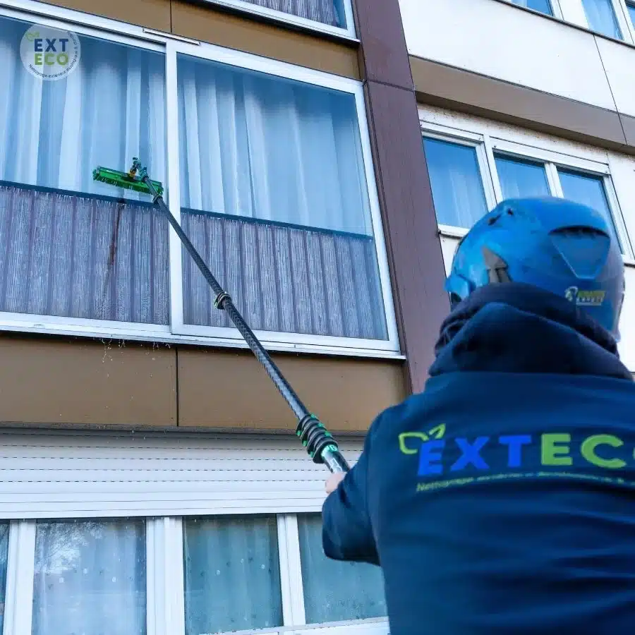 Nettoyage de vitres en hauteur