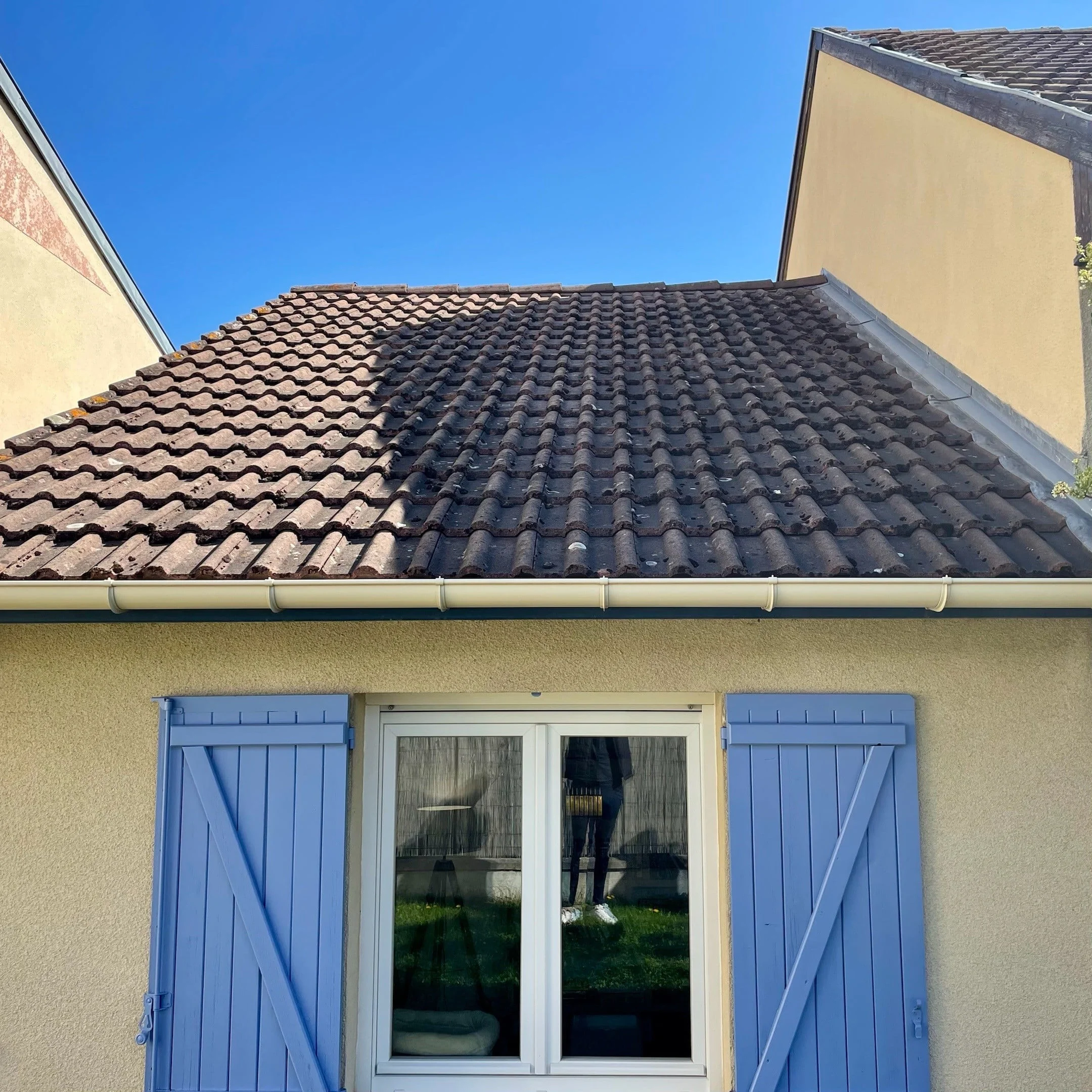 Démoussage de toiture en tuile béton à Saulxures-les-Nancy (54)