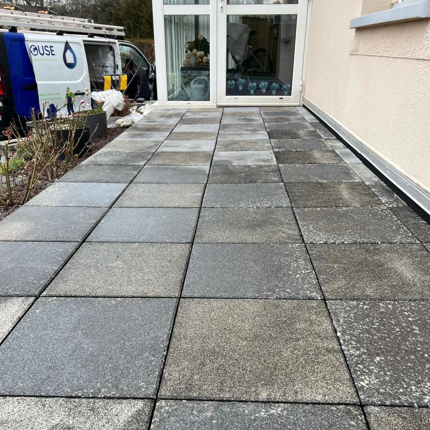 Nettoyage et imperméabilisation d'une terrasse à Charmes (88)