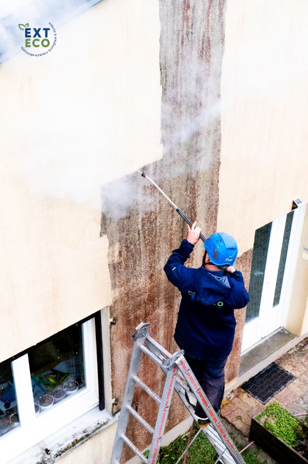 Nettoyage et imperméabilisation d'une façade à Fléville-devant-Nancy (54)