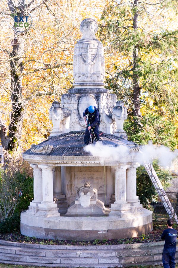 Nettoyage vapeur basse pression du Monument aux Morts à Nancy (54)