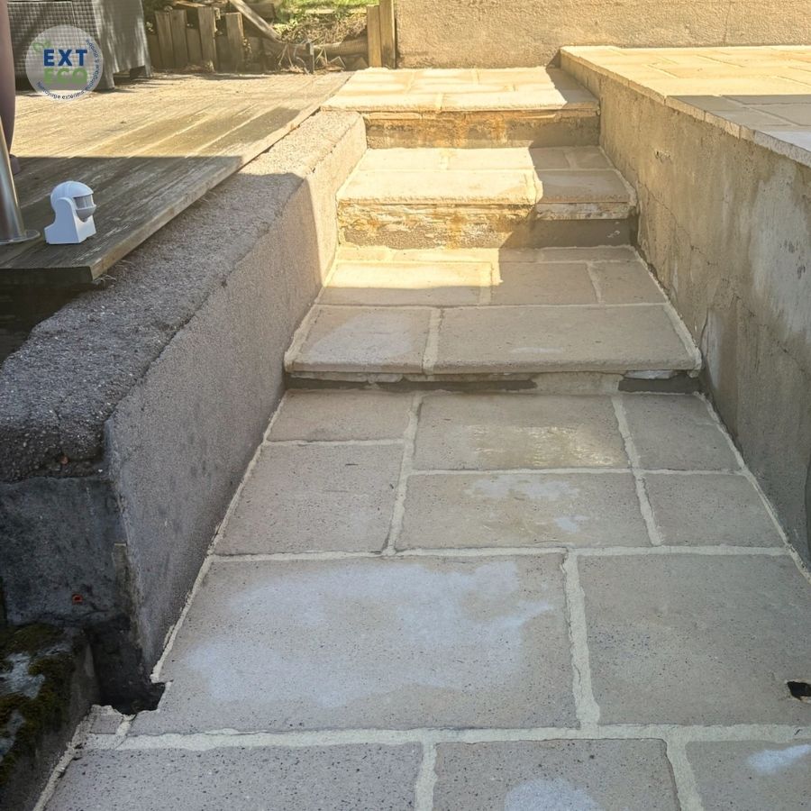 Photo escalier en dalles après nettoyage